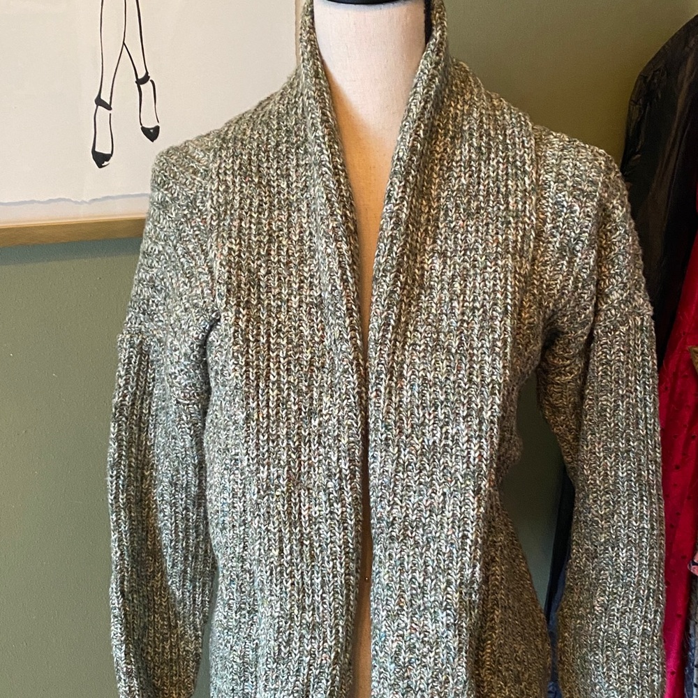 Beautiful CAbi cardigan